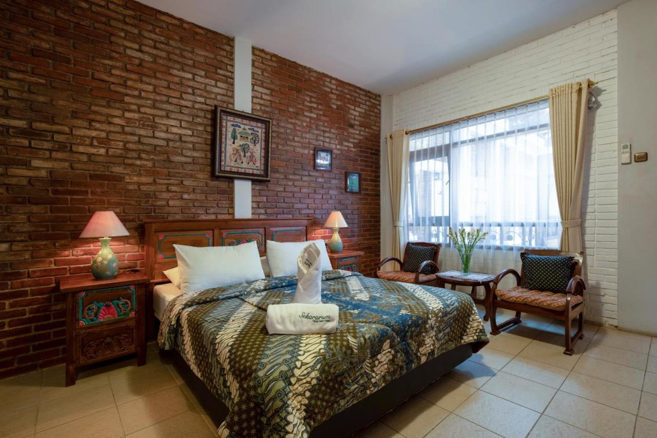 Sekararum Butik Syariah Guesthouse Bandung Exterior foto