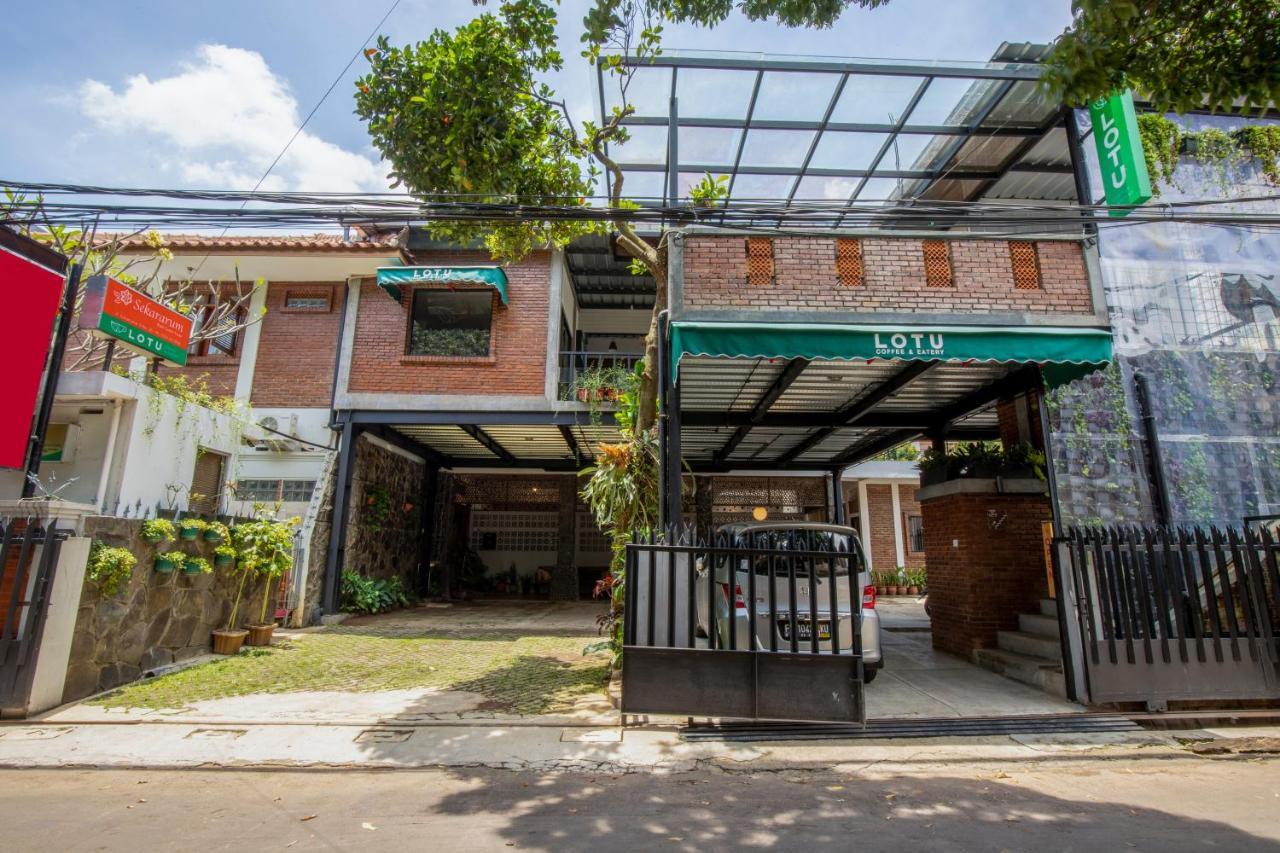 Sekararum Butik Syariah Guesthouse Bandung Exterior foto
