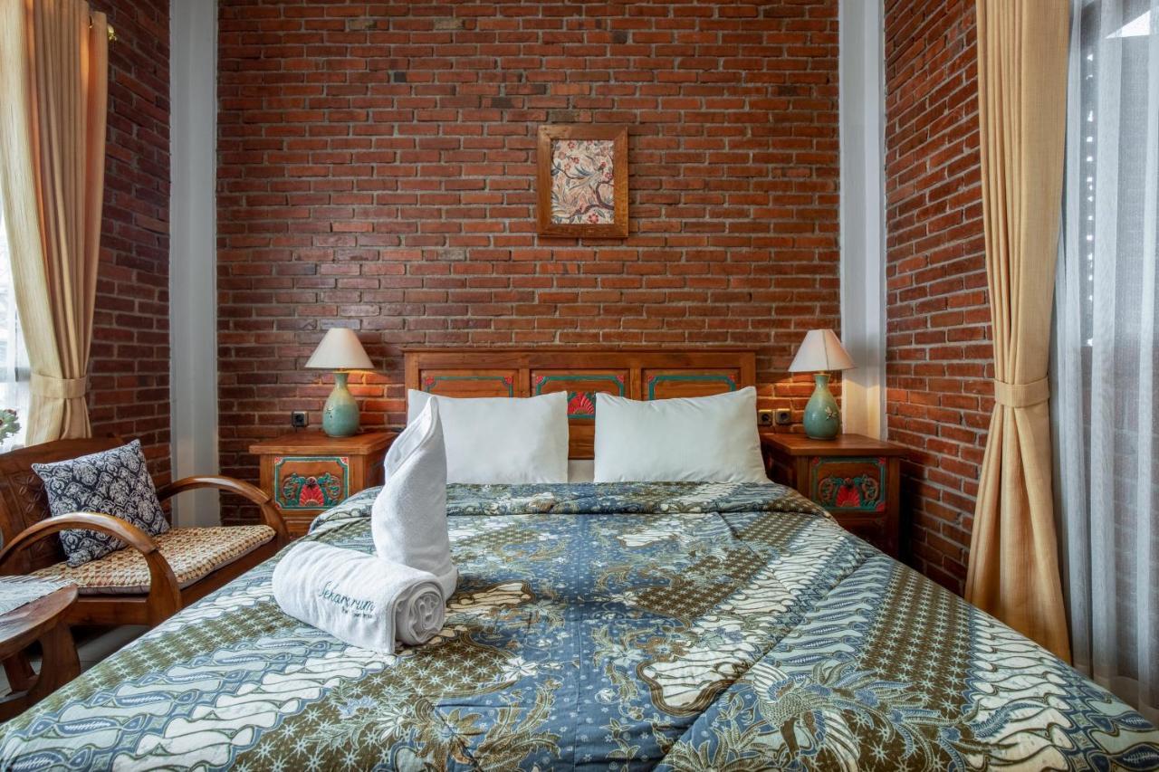 Sekararum Butik Syariah Guesthouse Bandung Exterior foto