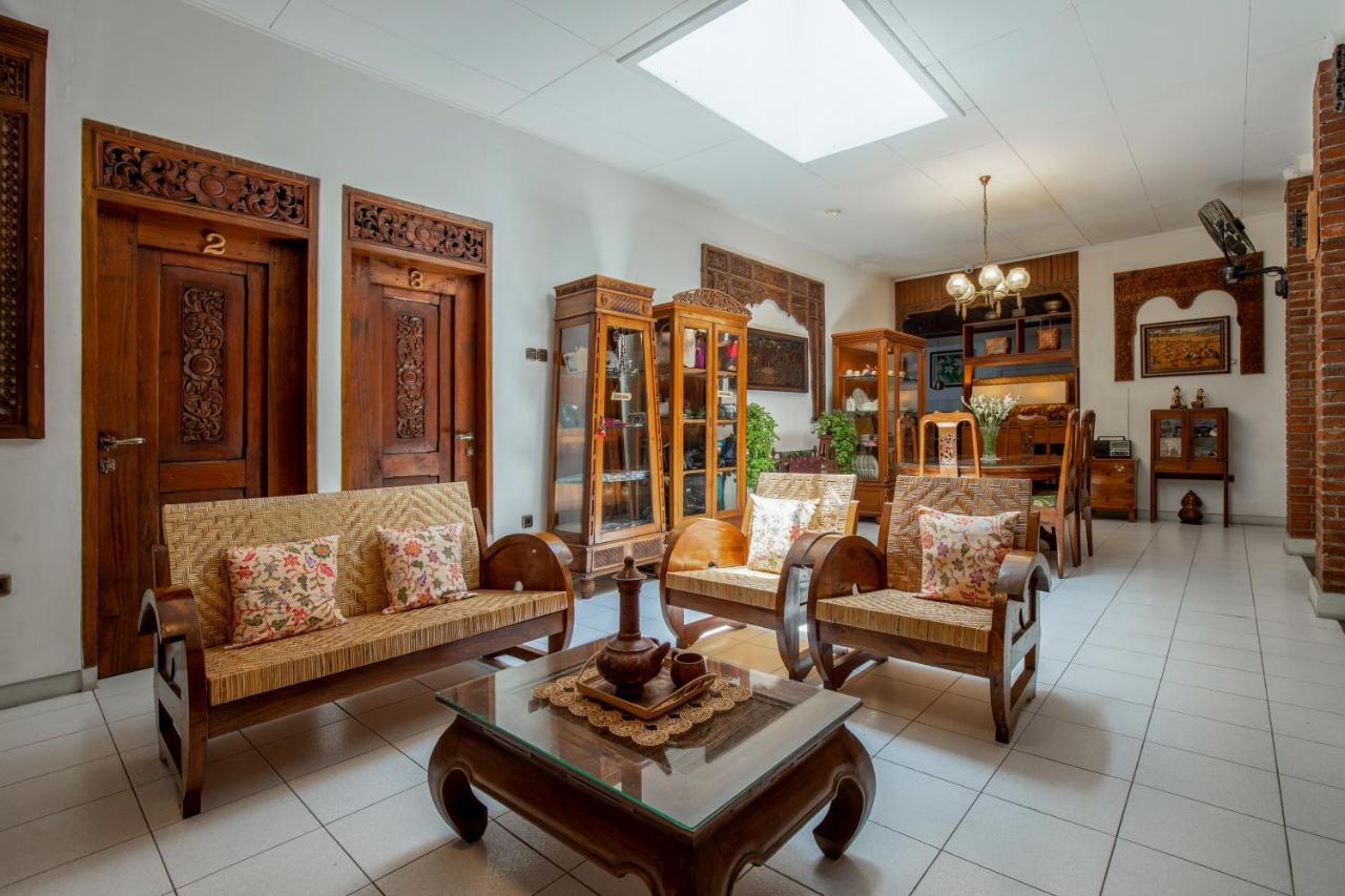 Sekararum Butik Syariah Guesthouse Bandung Exterior foto