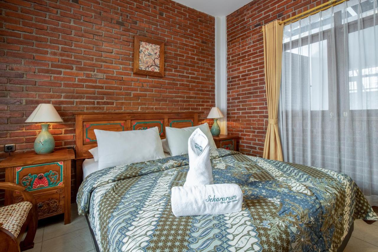 Sekararum Butik Syariah Guesthouse Bandung Exterior foto