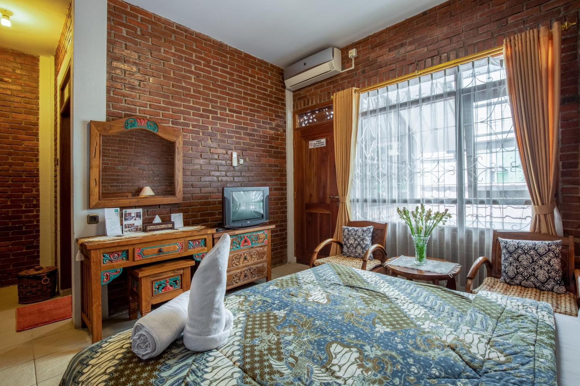 Sekararum Butik Syariah Guesthouse Bandung Exterior foto